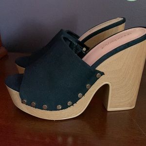 🔵 Shoe dazzle sandals